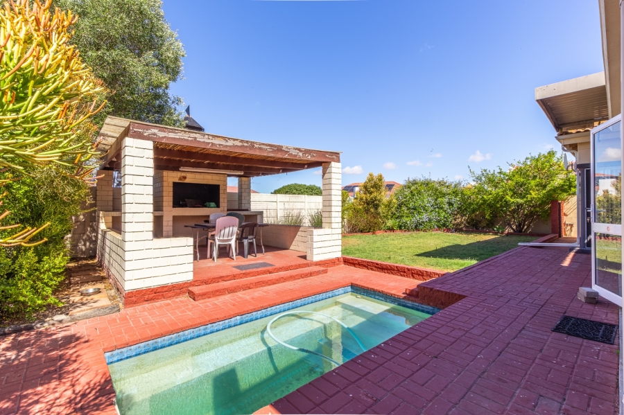 4 Bedroom Property for Sale in Port Owen Western Cape